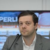 „Cum să ne suspende pe noi?!”     Victor Angelescu  a răbufnit după scandările din meciul cu U Craiova: „Noi am avut bannere cu «Mori, țigane!»”