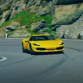 Manevră greșită cu un Ferrari 296 GTB  Ce a făcut un angajat care încerca să mute bolidul de lux al lui Tonali,   evaluat la peste 300.000 de euro!