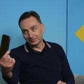 „Mi-au pus carne în ghiozdan”    Radu Naum  povestește un episod amuzant: cum au încercat oficialii unui club din România să-l mituiască