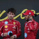 Tensiuni la Ferrari  Leclerc, agresiv la adresa lui Hamilton în   cursa sprint  din Marele Premiu al Chinei: „Știe cât de late sunt mașinile astea?!”