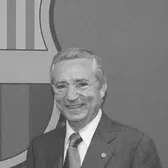 Doliu la FC Barcelona  Fostul președinte al catalanilor   s-a stins din viața  » A condus clubul într-o perioadă grea