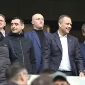 George Simion și președintele Poloniei, la meci  Președintele AUR, fotografiat la „oficială”, urmărind unul dintre posibilii titulari ai lui Lucescu.   Ce s-a întâmplat pe stadion