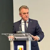 Fost deputat ia indemnizație de merit   ANS a reactualizat lista după decesul lui Emeric Ienei.   Steaua ’86 a rămas doar cu 3 fotbaliști în registru