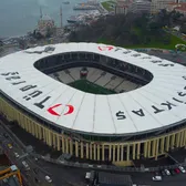 Aici jucăm cu Turcia la ea acasă    FOTO+VIDEO.  GOLAZO.ro îți prezintă arena Beșiktaș văzută din dronă.   Cum arată gazonul la Istanbul!