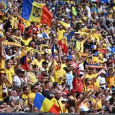 Ce surpriză pregătesc românii!   Fanii fac scut în jurul fotbaliștilor tricolori. Detaliu de ultimă oră despre   ce va fi la Istanbul