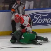 Polițiștii s-au bătut cu pompierii!    FOTO+VIDEO.  Imagini uluitoare din SUA: momentul în care se iscă o bătaie generală la   un meci de hochei caritabil