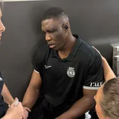 Scandal în Portugalia  Antrenorul și un jucător de la Sporting, transportați la spital înainte de derby-ul cu FC Porto,   din cauza unui miros intens  în vestiar