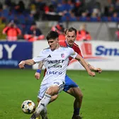 „Mă mir că nu vede nimic”    FOTO.     Două faze controversate  la Botoșani, ambele judecate împotriva campioanei: „99,99% penalty!”