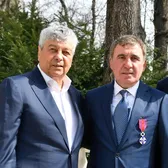 Hagi, devastat   Fostul mare fotbalist a vorbit despre Mircea Lucescu: „Am fost un copil pe care l-a crescut,   va fi întotdeauna în sufletul meu”