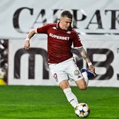 Petrila, de partea suporterilor  Atacantul de la Rapid   contestă modificările  propuse pentru Legea 4: „Spectacolul e al fanilor. Nu-l distrugeţi!”