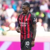 Rafa Leao, ce coșmar!    VIDEO.  Starul lui AC Milan,   huiduit de propriii fani  » L-a ironizat pe arbitru, iar acesta i-a plătit cu aceeași monedă