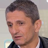 Răzvan Lucescu, în lacrimi pe aeroport    VIDEO.  Copleșit din nou de emoții:   „Aș avea un sfat pentru voi,  dacă îmi pot permite asta”