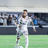  Neymar, conflict cu fanii   Brazilianul a marcat din nou pentru Santos și   s-a certat cu un suporter:  „Un nenorocit gras”