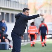 „Sunt faze care deranjează”     FOTO:  Claudiu Niculescu, nervos după ce Unirea Slobozia a avut   un gol anulat în minutul 90:  „Suntem prea mici”