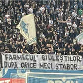 Rasism în Bănie     FOTO:    Bannere jignitoare  afișate de fanii Craiovei la adresa rivalilor de la Rapid: „Aveți un pigment bizar”