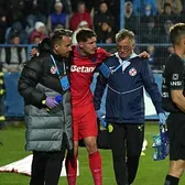 PROBLEME PENTRU MICULESCU    VIDEO+FOTO  O pasă greșită l-a scos din joc! Dureri la genunchiul stâng și   emoții pentru o accidentare serioasă