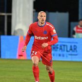 „Scuzele” lui Becali  Patronul FCSB are un nou mesaj pentru Chiricheș, după ce fundașul s-a enervat:   „Îmi cer iertare, dar am aceeași părere”