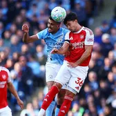 Duel feroce pentru titlu  Manchester City și Arsenal, despărțite doar de   golurile marcate  în sprintul din Premier League