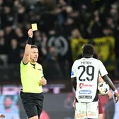 „Mesaj pentru Szabolcs Kovacs”  Emil Boc nu l-a iertat pe arbitru după CFR - U Cluj:   „Unde ați uitat al doilea galben?  Recomandăm un complex de vitamine B”