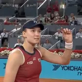 „E un punct furat! Era sub nasul ei”    VIDEO.  Elena Rybakina, discuție aprinsă cu arbitrul de scaun:   „Sistemul e defect, nu glumesc”