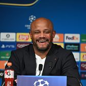 „Nu încap într-un coș de rufe”😂  Suspendat pentru meciul cu PSG, Kompany a glumit pe seama   unui moment cu Jose Mourinho  care a intrat în istoria fotbalului