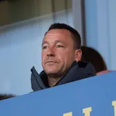 John Terry, criticat dur   Comentariile postate de el și Dennis Wise au creat o adevărată   avalanșă de critici:  „Să interzicem străinilor să solicite beneficii”