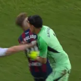 Suspendare record    Ce sancțiune a primit portarul din Spania care   și-a lovit cu pumnul  un adversar