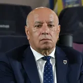 „Lasă jucătorii să se concentreze!”  Aurel Țicleanu l-a criticat pe patronul U Craiova pentru   gestul făcut înainte de meci:  „Mă supăr când văd asta”