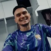 Șut, show pe „Made in Romania”    VIDEO.   Internaționalul român a sărbătorit titlul cucerit cu Al-Ain   în stilul lui Cristi Chivu