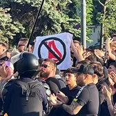 Sigla care a „rupt” Dinamo    FOTO+VIDEO.  Protest de amploare al ultrașilor:   au înjurat conducerea  din afara stadionului + gestul făcut de echipă