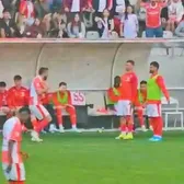 Un fleac, i-a „ciuruit”!    VIDEO.    George Pușcaș  a celebrat într-un mod inedit alături de coechipieri, după ce a marcat primul gol pentru Dinamo