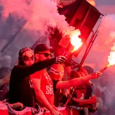 Sancțiuni istorice în Cehia  Federația a fost nemiloasă după haosul provocat de suporteri la Slavia - Sparta:   0-3 la „masa verde” și amendă de 410.000 de euro!
