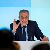 „Perez, un geniu al comunicării”    Fostul arbitru FIFA îl acuză  pe președintele lui Real Madrid: „Dictează narațiunea, deviază atenția de la problemele clubului”