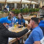 „Suntem Napoli al României”    Un oraș alb-albastru.  Centrul Vechi al Craiovei freamătă înaintea finalei campionatului: „Nimeni nu doarme aici”