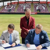 Corvinul și-a găsit casă  Stadionul pe care nou-promovata   își va disputa meciurile din Liga 1.  E la sute de kilometri de Hunedoara