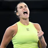 „E OK să arunci racheta, să țipi, s-o iei razna”    Aryna Sabalenka,  despre ieșirile nervoase + mărturie sensibilă despre tragediile trăite: „Plâng în hohote”