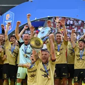 Se retrage și devine patron    Lukas Podolski  pune capăt carierei, dar rămâne la Gornik. Cum a ajuns proprietarul clubului polonez