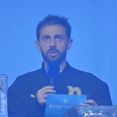 „Pep, toți vor să știe!”  Bernardo Silva n-a lăsat adevărul să strice o glumă bună și a readus în actualitate   imaginile cu Guardiola devenite meme