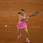 Cîrstea, victorie de senzație  S-a calificat în   turul trei la Roland Garros,  după ce a câștigat 11 game-uri la rând + Ce noroc! Are drum ușor spre sferturi