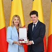 Nadia Comăneci, decorată    FOTO.  „Zeița de la Montreal” a primit Ordinul Naţional   „Steaua României”  în grad de Mare Cruce