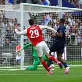 Omul finalelor    Kai Havertz  i-a adus Liga Campionilor lui Chelsea, acum înscrie și pentru un Arsenal un   GOLAZO  de zile mari