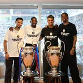 Ici c'est Paris    VIDEO+FOTO.   Starurile lui PSG au adus cele   două trofee Champions League  la Roland Garros: „Primul e istoric, al doilea e legendar! Vom mai aduce unul”