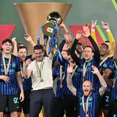 Vedeta lui Chivu, la Real Madrid!  „Galacticii”   plătesc o sumă infimă  pe jucătorul de bază al lui Inter » Ce alte ținte mai au spaniolii