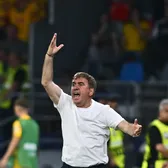 Hagi, agitație continuă!    VIDEO.   Cum a trăit selecționerul primul meci acasă:   scandal pe bancă  după golul galezilor! Ce a reproșat staff-ului