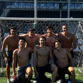 „Nu ne apucăm de fotbal”    FOTO.  David Popovici,   postare virală  de pe gazon, chiar în ziua în care începe Campionatul Mondial