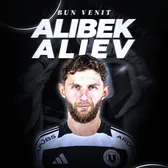 Transfer de la rivală   U Cluj l-a prezentat pe atacantul   plecat cu scandal de la CFR