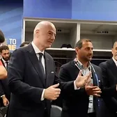 Infantino a mers la iranieni  Președintele FIFA   a intrat în vestiarul  naționalei, după ce jucătorii au cerut ajutor din cauza comportamentului americanilor