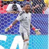 „Ar trebui să-mi facă statuie”😅   Încă un portar scrie istorie la CM 2026! Eloy Room,   eroul naționalei din Curacao:  „Tim Howard transpira acasă”