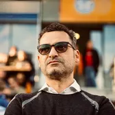 FIFA i-a dat primă pentru salvare     Antrenorul român  demis după 8 meciuri primește bonusuri pentru îndeplinirea obiectivului