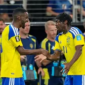 Nu știa că s-a calificat  Momente incredibile pe teren la Japonia - Suedia 1-1. Marcatorul certat de colegi:    „Dormea la ședință!”